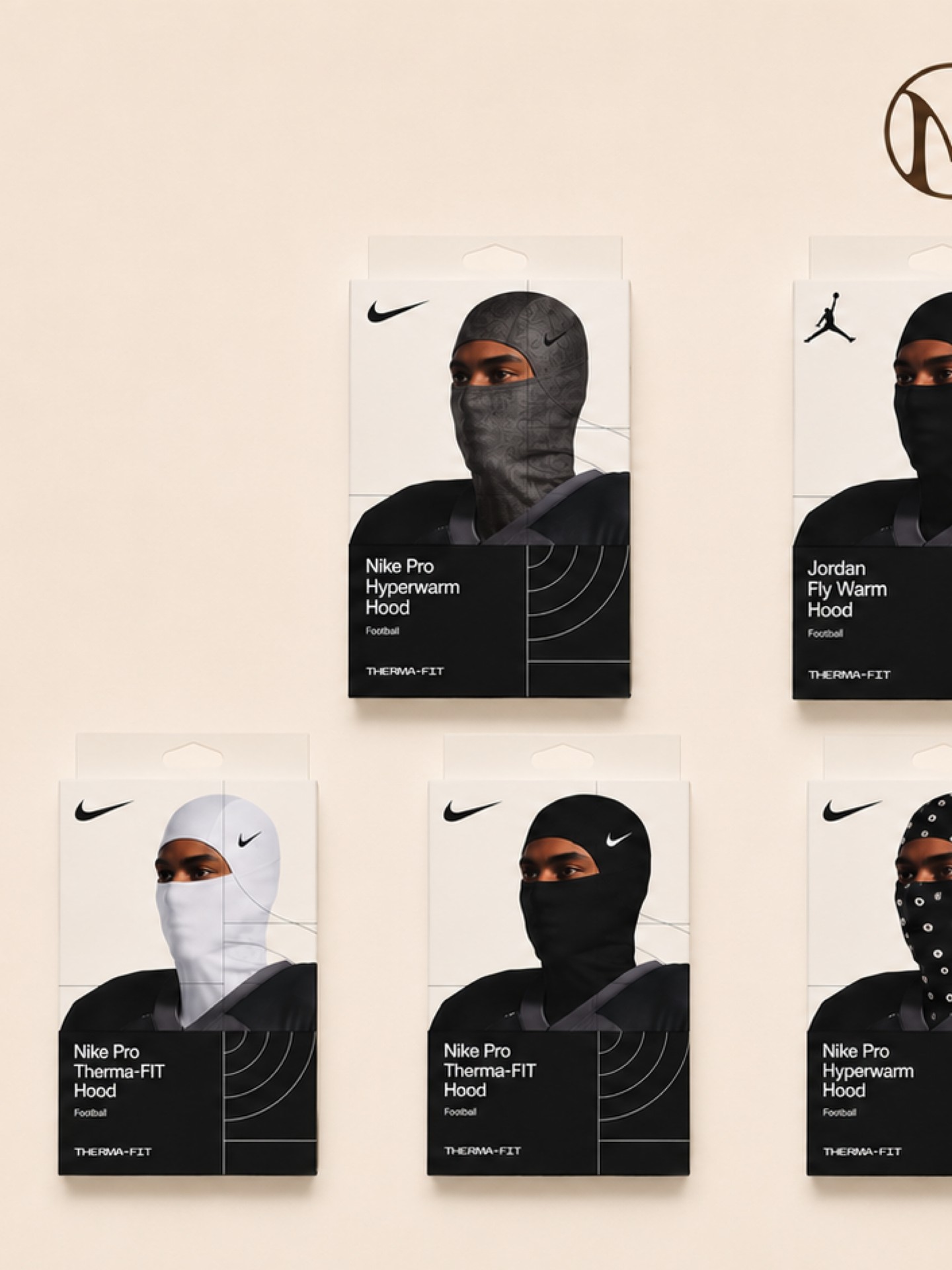 Selección Modena de pasamontañas Nike Pro y Jordan en sus empaques